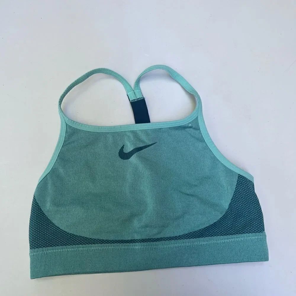 NIKE Girl's Seamless Bra size L